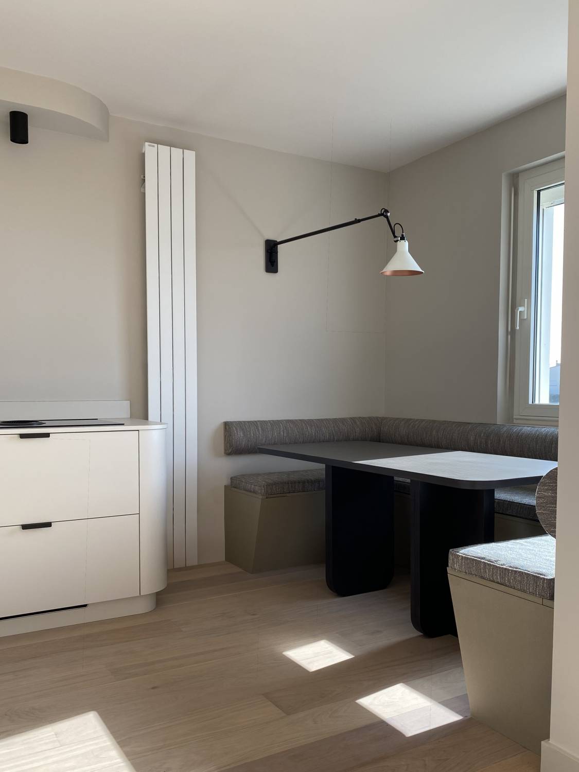 Custom dining table ©Flodeau